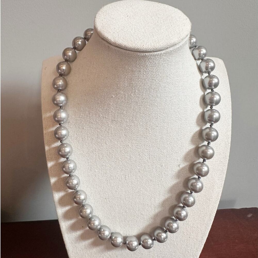 Light Gray Faux Pearl Knotted Necklace JAPAN Marked Preppy Quiet Luxury Jewelry